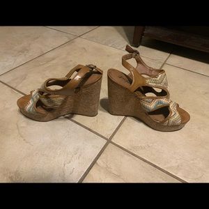Lucky Brand size 8 wedges